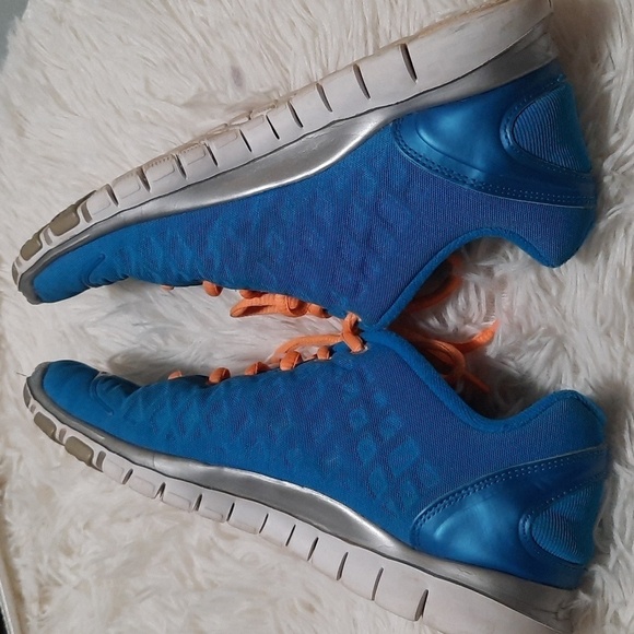 Nike Sneakers - Picture 3 of 9